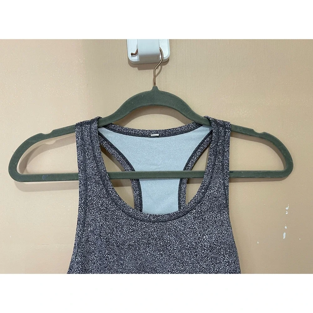 LULULEMON Smooth‎ Stride Tank Sea Spray Alpine White Dark Chrome 4-Neutral Core